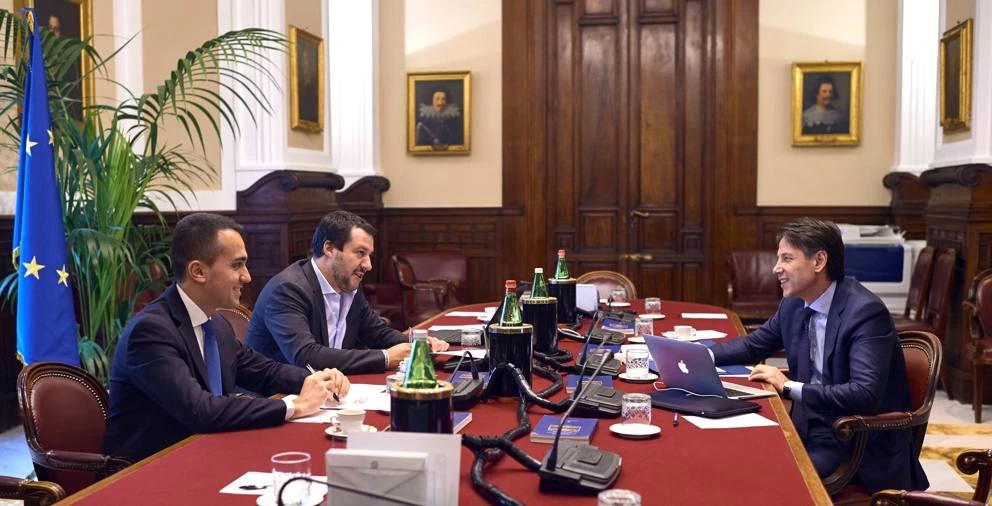 «Πραξικόπημα» κατά Ρώμης επιχειρεί η ΕΕ – Ντι Μάιο: «Αποφάσισαν να ρίξουν την Ιταλική Κυβέρνηση» – Ο «πόλεμος»  ξεκίνησε…